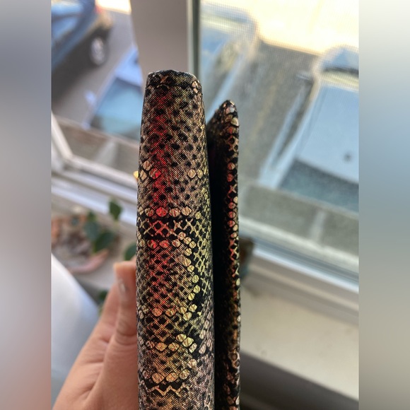 NWT Hobo International iridescent rainbow leather snake print wallet - Picture 10 of 16